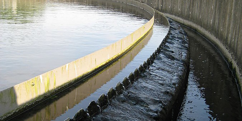 Solid control in wastewater treatment